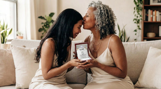 Que dire à sa fille pour lui montrer qu'on l'aime ? 7 messages et 1 bijou qui reste pour toujours