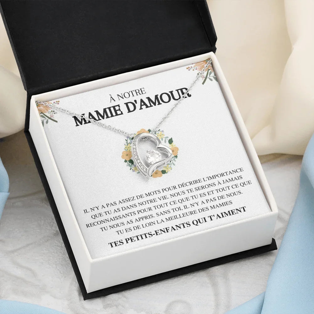 À Notre Mamie D'Amour - Tes Petits-Enfants Qui T'aiment  - Collier Cœur
