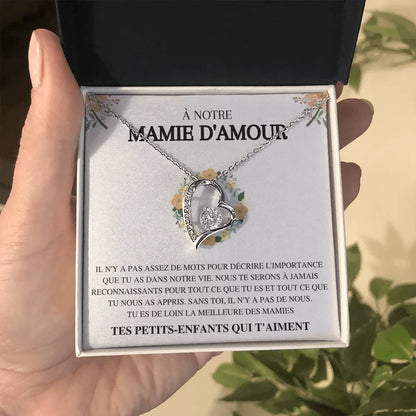 À Notre Mamie D'Amour - Tes Petits-Enfants Qui T'aiment  - Collier Cœur